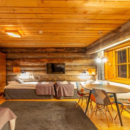 ساريسيلكا Kuukkeli Log Houses Aurora Resort المظهر الخارجي الصورة