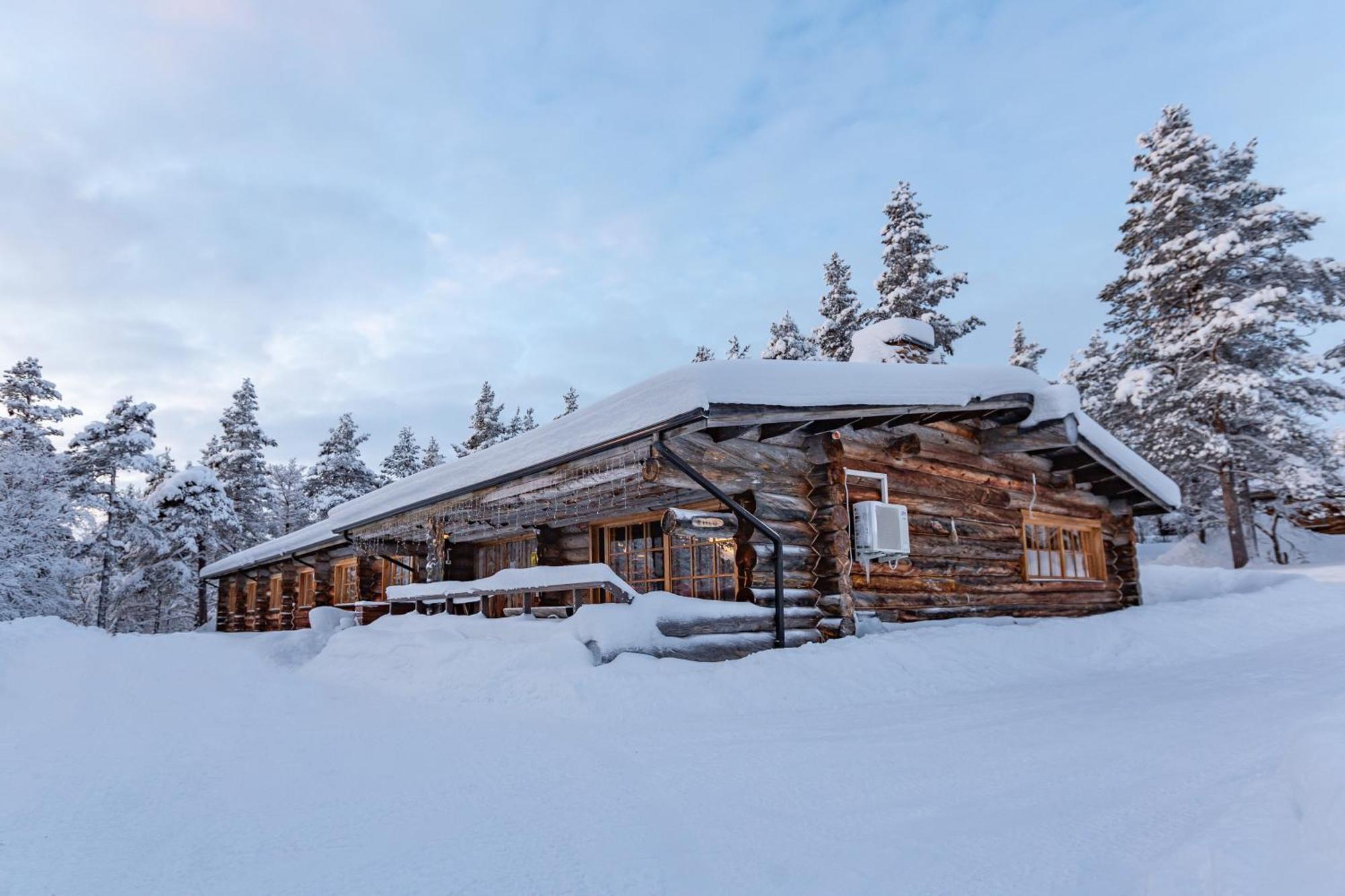 ساريسيلكا Kuukkeli Log Houses Aurora Resort المظهر الخارجي الصورة