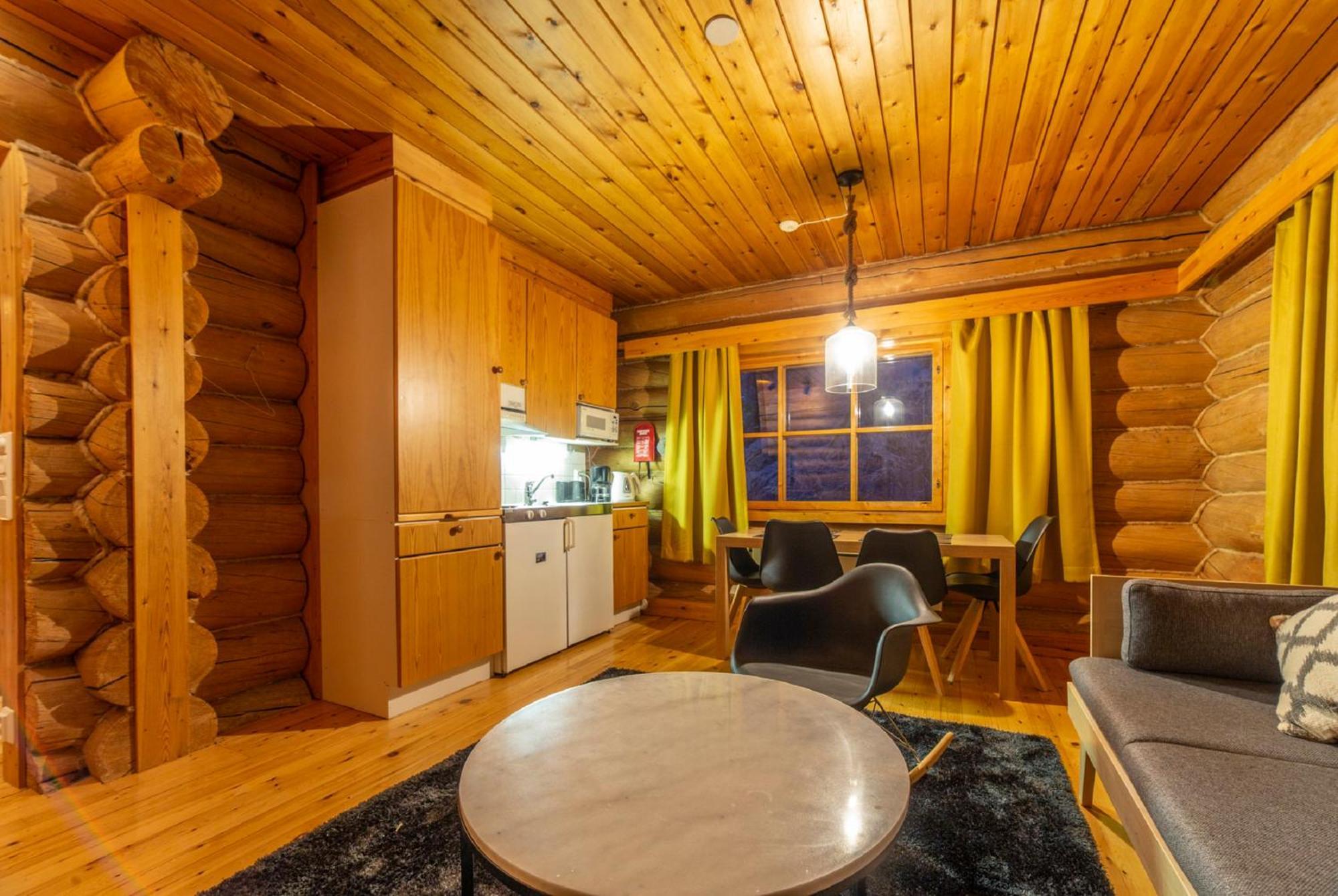 ساريسيلكا Kuukkeli Log Houses Aurora Resort الغرفة الصورة