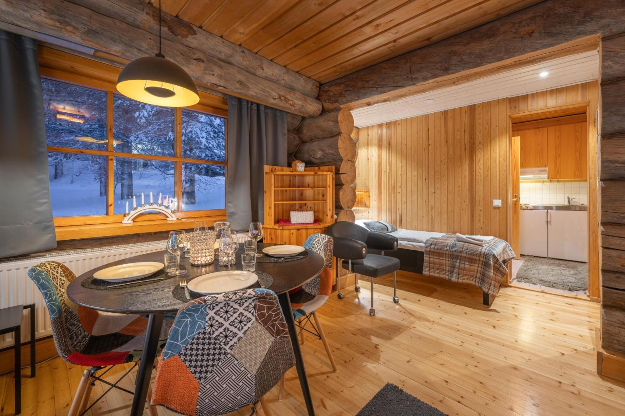 ساريسيلكا Kuukkeli Log Houses Aurora Resort المظهر الخارجي الصورة